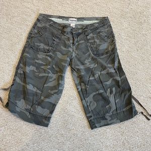 garage bermuda shorts camp size 7